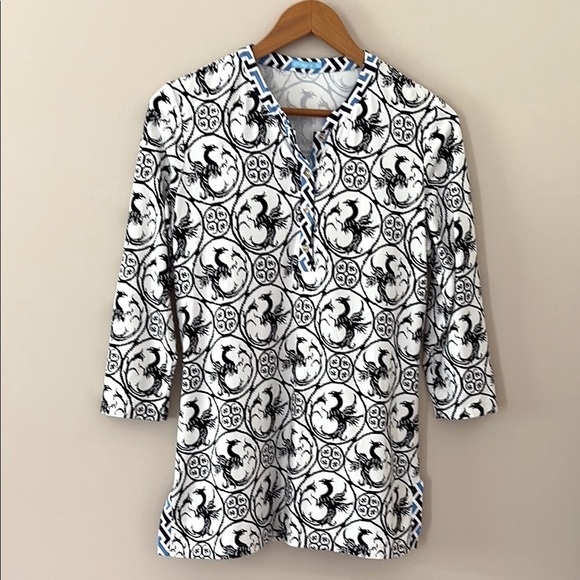 J. McLaughlin Tops - J McLaughlin Tunic Top Catalina Cloth Black White Phoenix Print 3/4 Sleeve Sz M